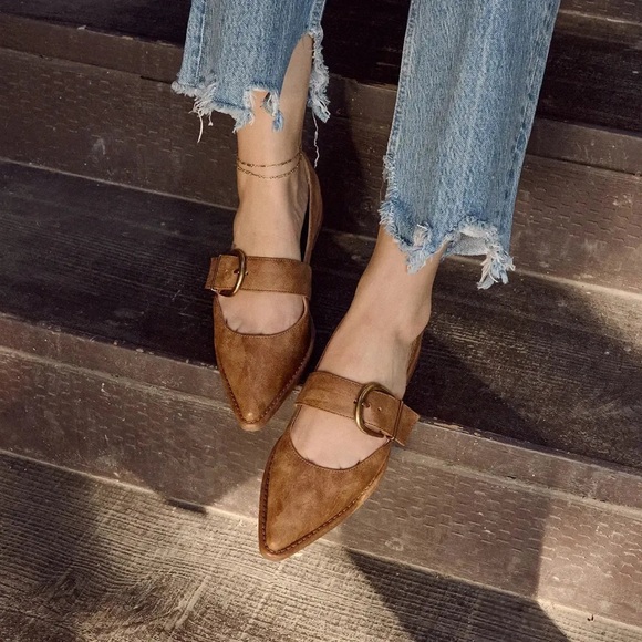 Shoes - The Romeria Flat